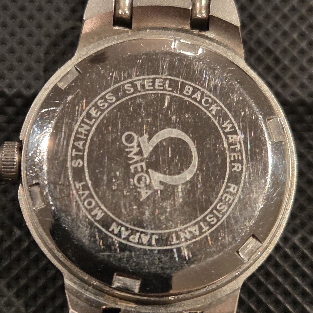 Seiko Women's Silver and Gold Watch - Picture 3 of 10